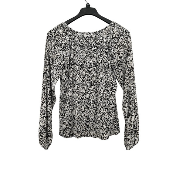 Women’s Floral Black and Cream Women's Top with Bow Size XL - Picture 2 of 7